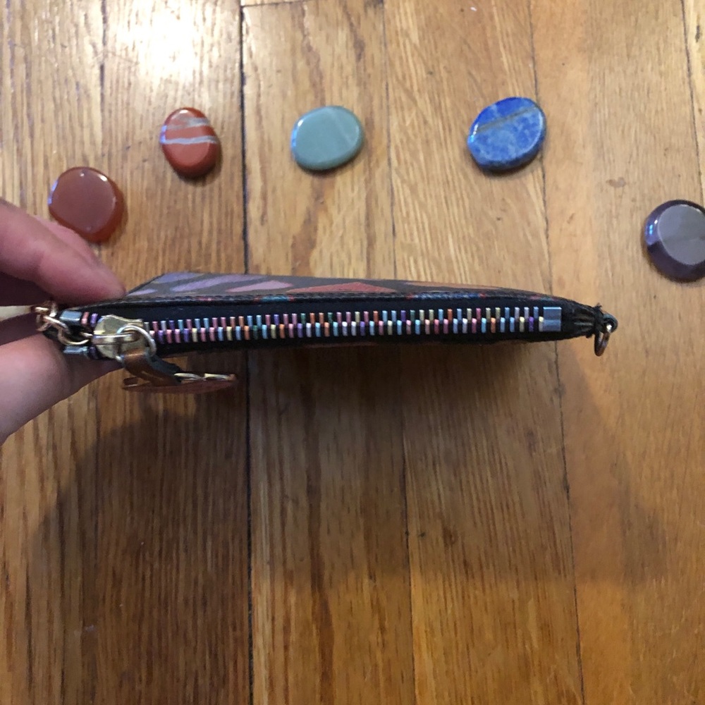 SALE ☘️🍍🦄 Dooney & Bourke coin wristlet - Picture 3 of 8